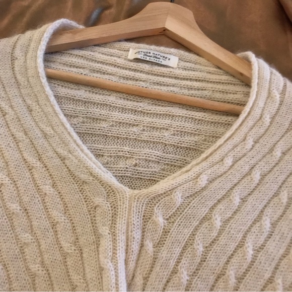 New Alpaca Wool Cable Knit V-Neck Sweater Poncho - Picture 3 of 9